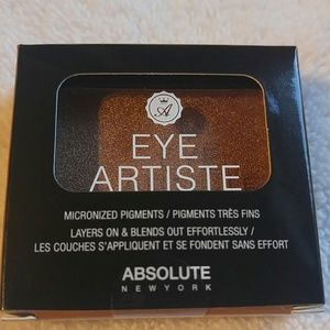 Absolute New York Eye Artiste eyeshadow in VIP